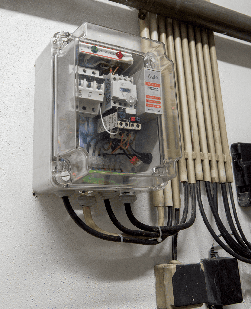 Cuadro completo bomba pozo 4-6A 230V 1.5CV. Mod. ASQS23046