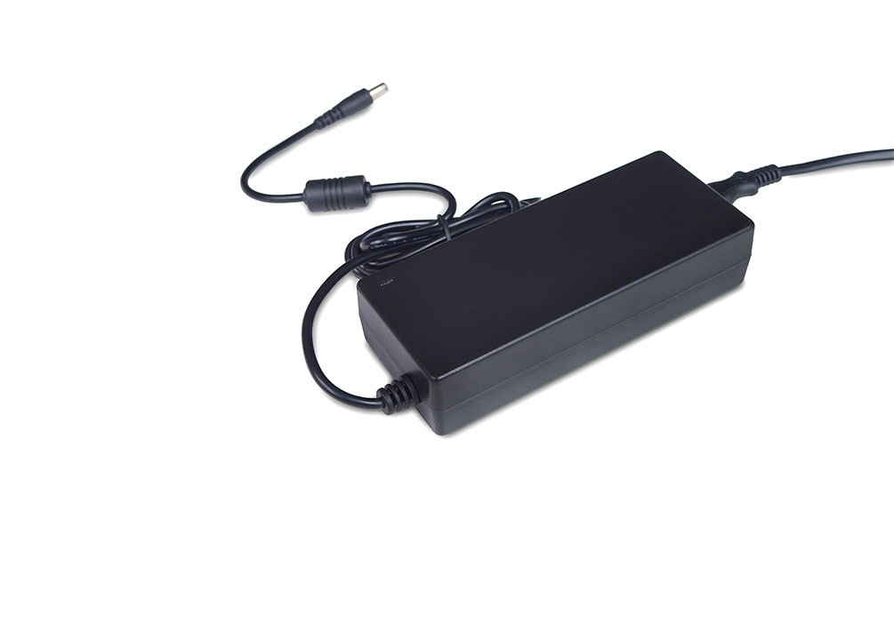 [37302404DCU] Alimentador salida fija 24V 4A Jack 5.5X2.1mm. Mod. 37302404