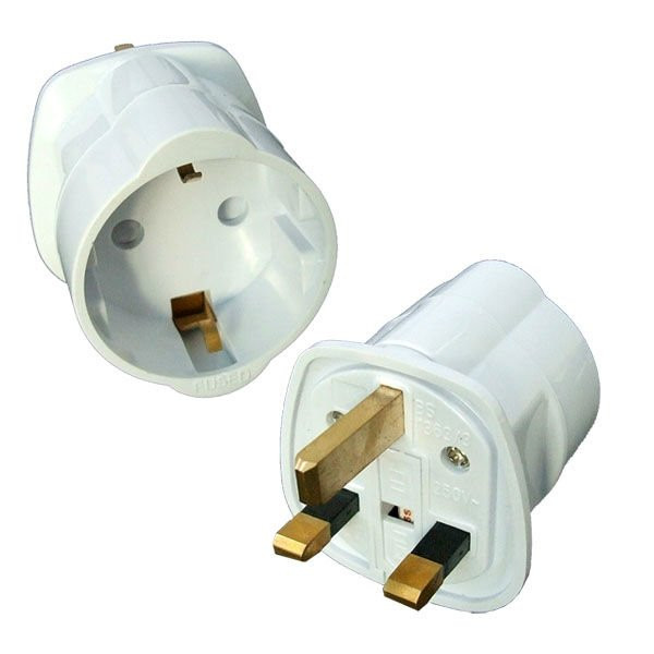 Adaptador enchufe inglés a base europea 13A. Mod. 0318A